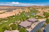 Spacious 2BR Condo with Secondary Suite on Wolf Creek Golf Course – Sleeps 8! - Wifi