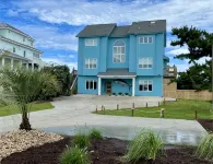 Oceanfront 8 bedroom/sleeps 20 with large gathering and outdoor areas - Beach