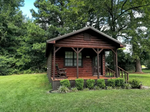 Fox Run Cabin with WiFi Right on 130 Mile Hike-Bike and Equestrian Trail. - 3 stjerner