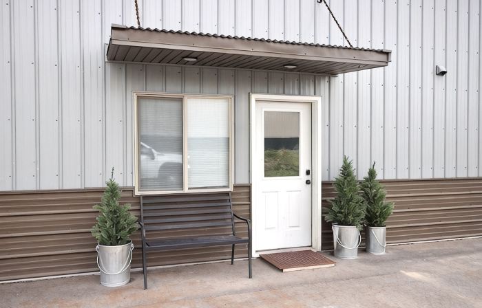 Urban & Hip Suite in the Warehouse District, Pets Allowed