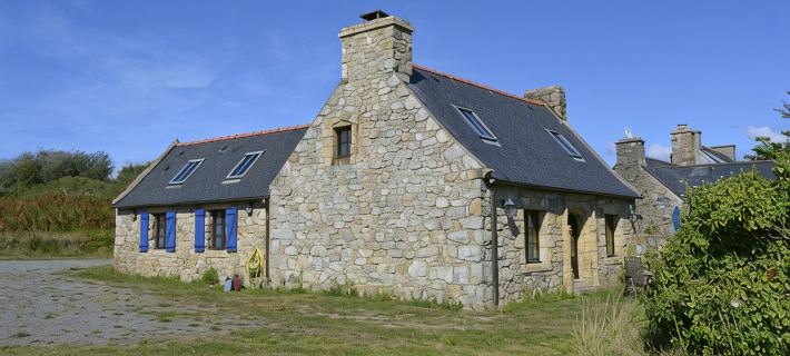 Traditional Breton house next to the village of La Palue 크로종 호텔
