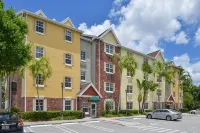 Candlewood Suites MIAMI - DORAL by IHG - Kitchens