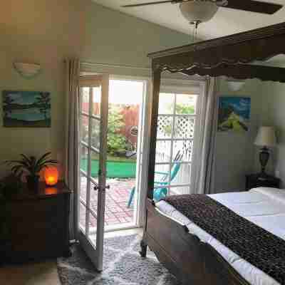 Gilligan's Island Temecula- Top Rated on Google-Tropical Paradise- Spa- MiniGolf Rooms