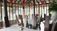 Chivaree Hotel and Resort - bar