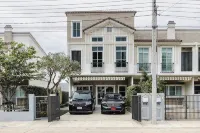 Cozy Family & Kids Home near Mega Bangna (4BR) - 2-Star