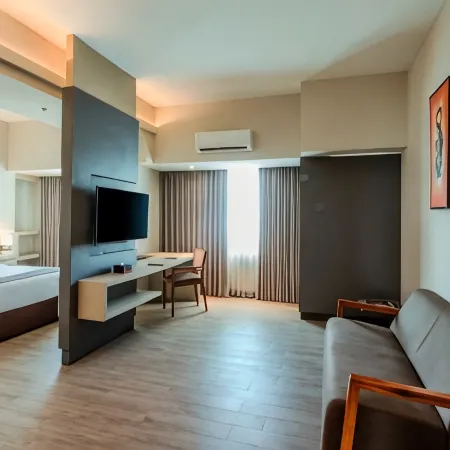 Solo Paragon Hotel & Residence