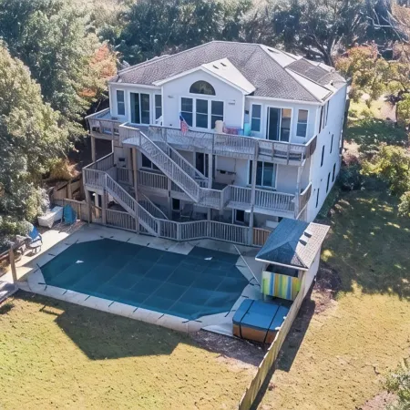Heart of Duck!!  Heated Pool, Hot Tub, Golf Cart