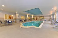 Holiday Inn Express & Suites INDIANAPOLIS DTN-CONV CTR AREA by IHG - parking