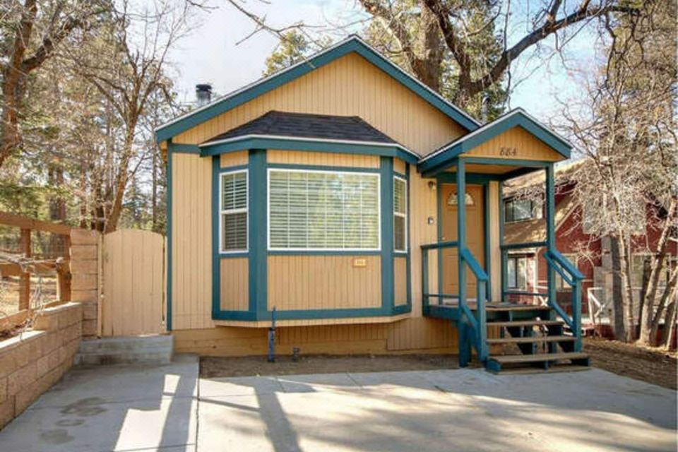 Photo 2 of 6