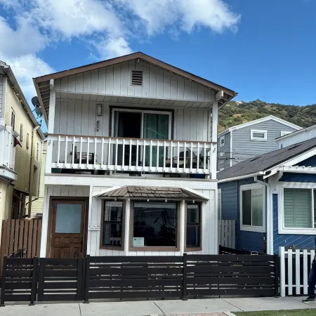 Catalina Is. Home close to Beach
