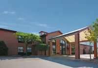 Howard Johnson by Wyndham Waukegan Great Lakes Hotels in Waukegan