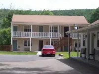 Maple Leaf Motel Hôtels à : New Milford