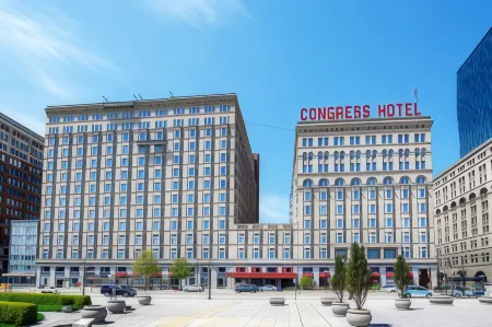The Congress Plaza Hotel & Convention Center Отели рядом с достопримечательностью «Лури Гарден»