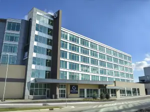 湖畔溫尼伯機場大飯店
