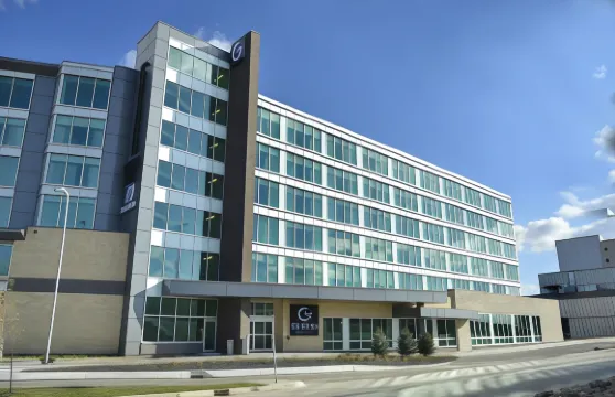 湖畔温尼伯機場大酒店