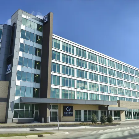 The Grand Winnipeg Airport Hotel by Lakeview