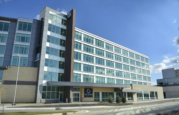 湖畔温尼伯機場大酒店