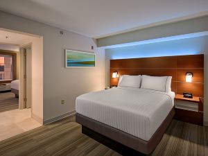 Holiday Inn Express & Suites Pigeon Forge - Sevierville