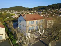 Hôtel Le Castel Fleuri Hôtels à : Collobrières