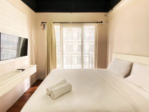 Comfort Minimalist Studio at 3Rd Floor Grand Asia Afrika Apartment