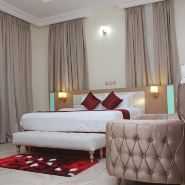 Elegant Hotel & Suites by City Green