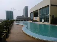 Mega Hotel - Pools