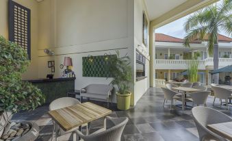 Bali Court Hotel & Apartment