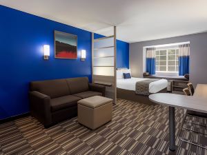 Microtel Inn & Suites by Wyndham Bethel/Danbury