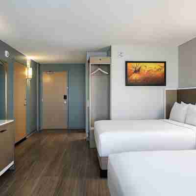 Wyndham Garden Winnipeg Airport Rooms