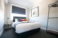 Horse and Jockey Hotel Homebush Hotel di Burwood