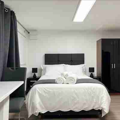 Inviting 1-Bed Studio in Manchester & Feel at Home Rooms