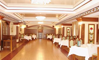 Ganjali Plaza Hotel