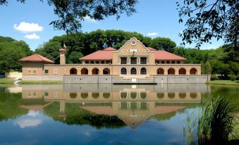 Morgan State House Inn