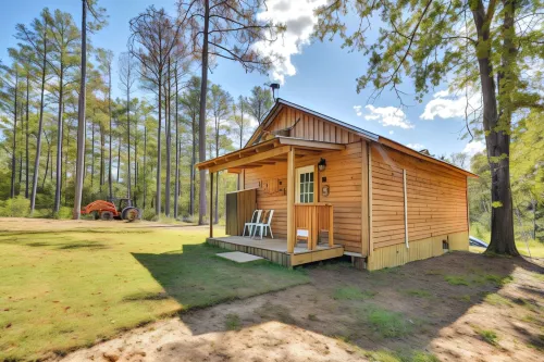 Quaint Abbeville Cabin Studio w/ Gas Grill! - WiFi