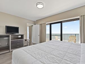 Ocean Crest Inn and Suites
