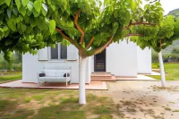 Kournas-Sleeps8-Parking-Garden-Pool-Petfriendly