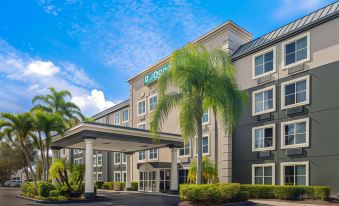 La Quinta Inn & Suites by Wyndham Naples East (I-75)