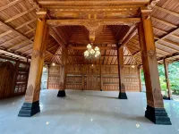 Joglo Satrio Pinayungan Villa Hotels in Piyungan
