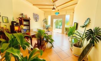 Spoondrift Hostal