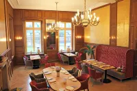 Schlosshotel Westerholt Hoteles en Herten