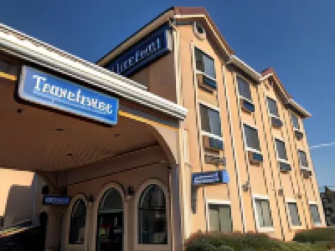 Travelodge by Wyndham Pasadena Central