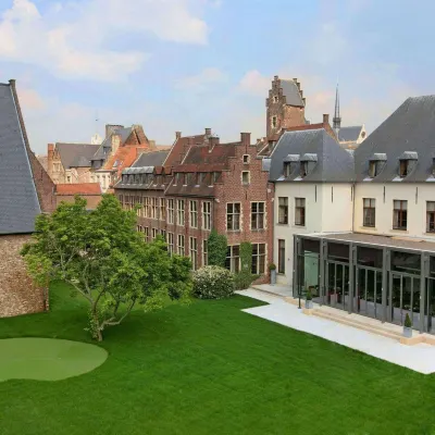 Martin's Klooster Hotels near Saint Peter's Church