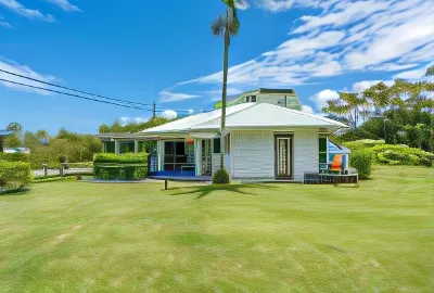 Old Hawaiian B and B Hotels near Coconut Island