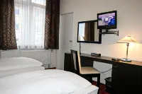 Aariana Hotel
