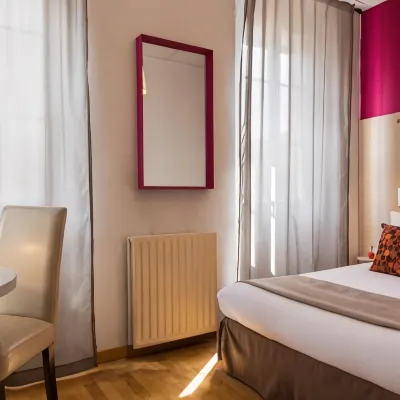 Hôtel Edmond Rostand Hotels near Basilica of Notre-Dame-of-la-Garde at Marseille