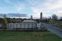 Days Inn by Wyndham Surrey Hotels in New Westminster