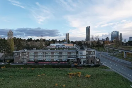 Days Inn by Wyndham Surrey