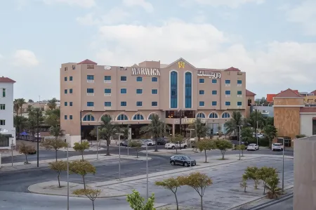 Warwick Al Jubail Hotel Отели рядом с достопримечательностью «Royal Commission for Jubail and Yanbu»