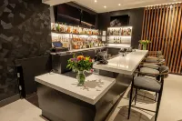 Champions Club and Hotel, Houston Westchase - bar