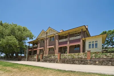Cockatoo Island Accommodation Hotels in Linley Point